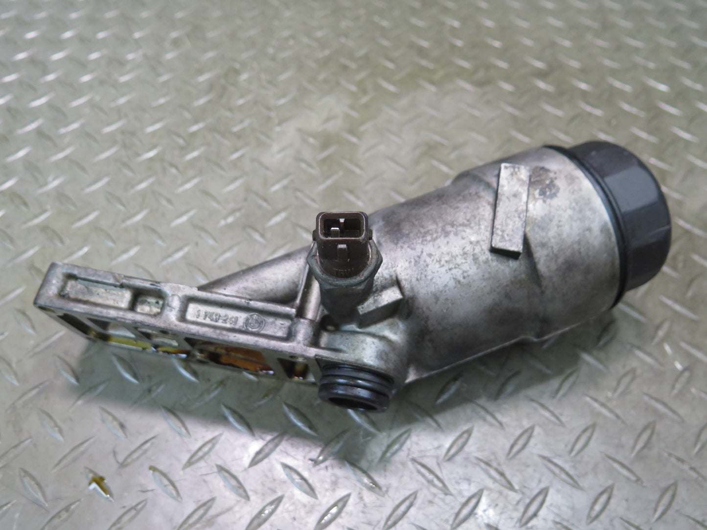 96-99 BMW E36/7 Z3 1.9L M44 Engine Motor Oil Filter Housing Assembly 1743241 OEM