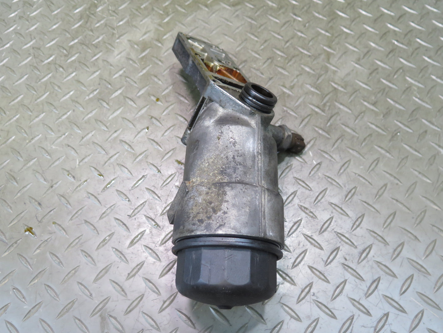 96-99 BMW E36/7 Z3 1.9L M44 Engine Motor Oil Filter Housing Assembly 1743241 OEM