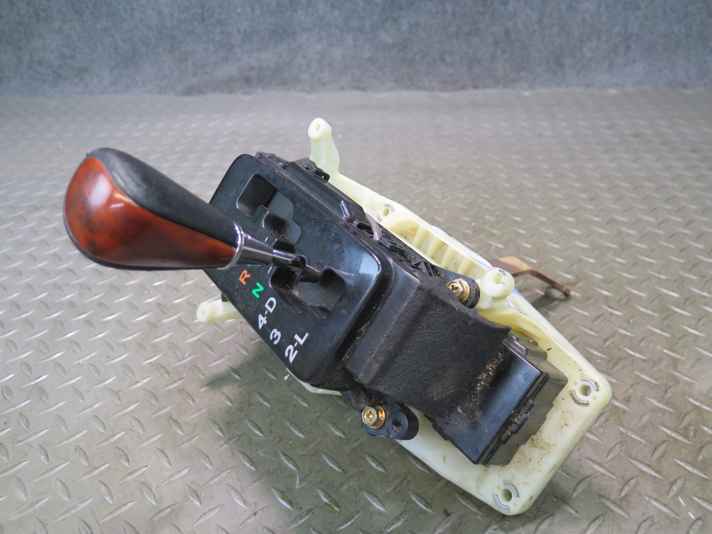 98-00 Lexus UZZ30L SC400 SC300 A/T Gear Shifter w Shifter Knob Assembly OEM