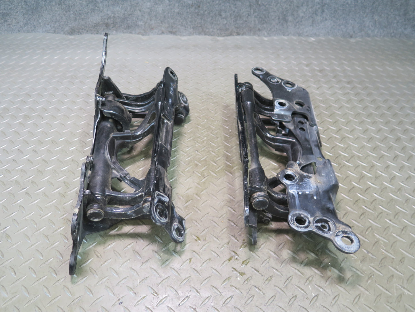 92-00 Lexus UZZ30L SC400 SC300 Left & Right Door Mount Hinge Black Set OEM