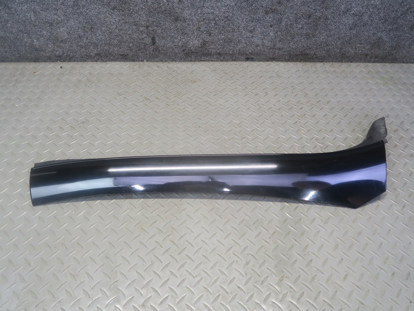 2012-2016 Mercedes R172 SLK Front Right Side Windshield A Pillar Molding Trim