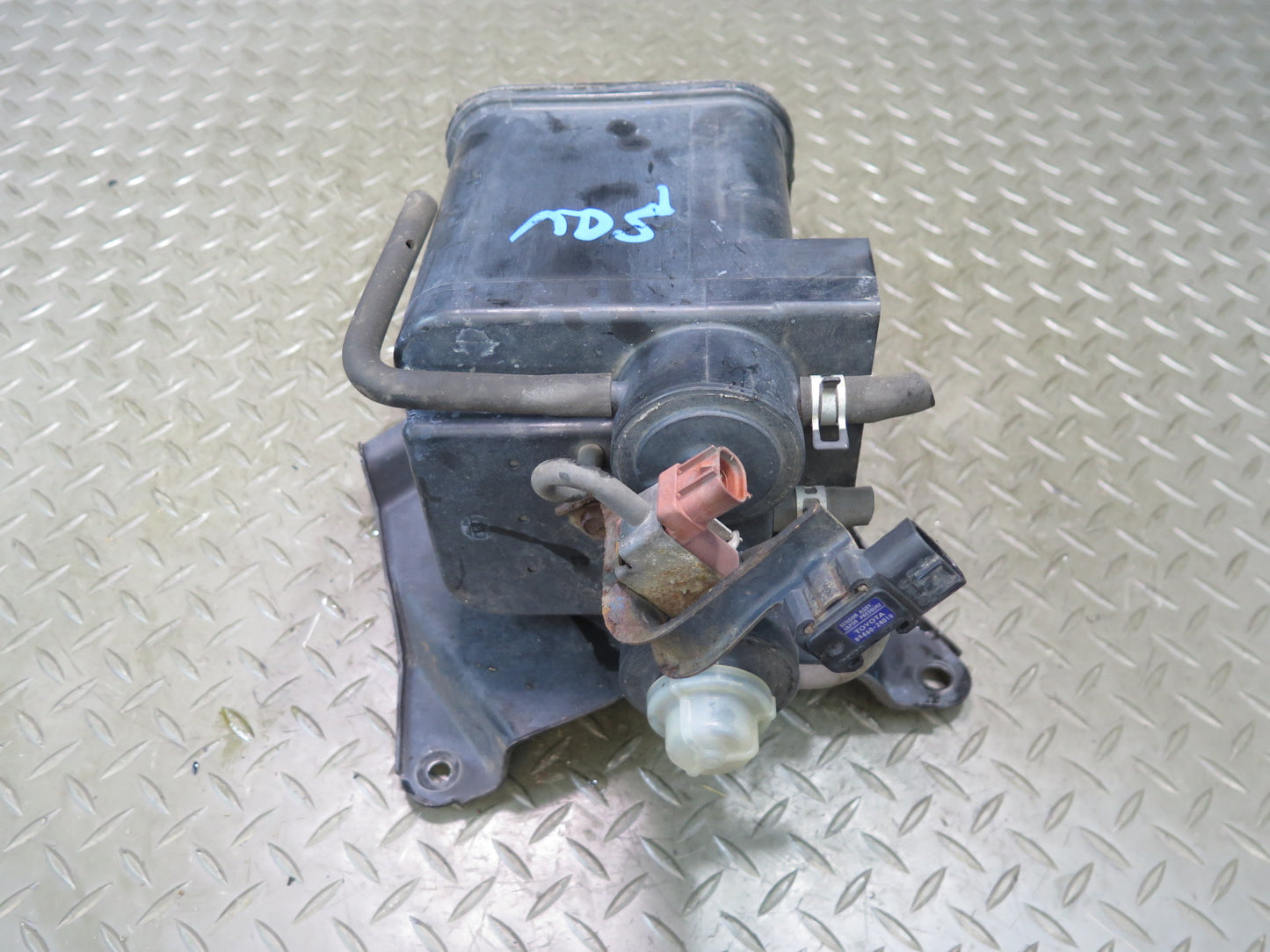 98-00 Lexus UZZ30L SC400 SC300 Fuel Vapor Charcoal Canister w Sensor OEM