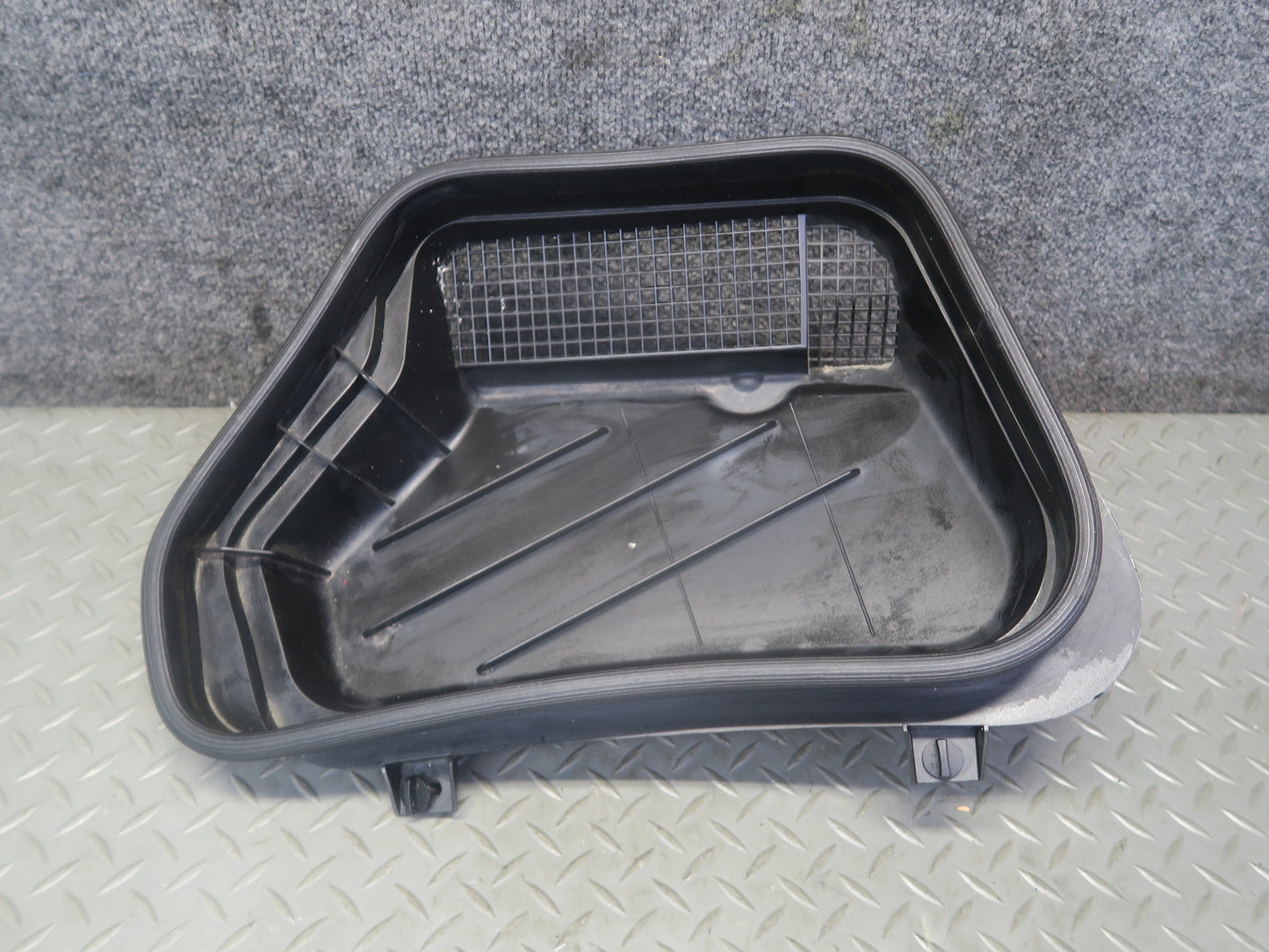 2012-2020 Mercedes R172 SLK SLC Front Right Cowl Air Water Duct Cover