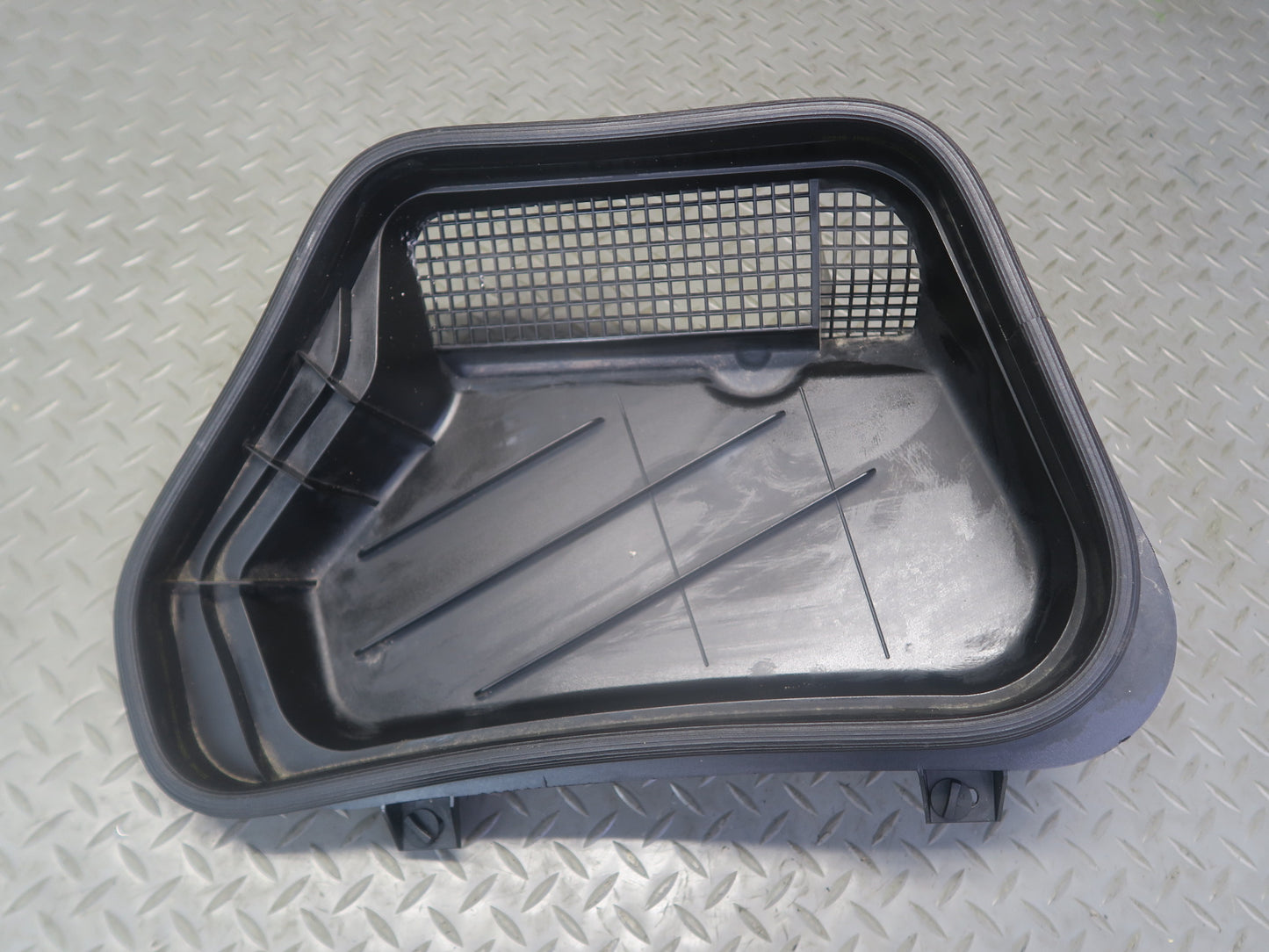 2012-2020 Mercedes R172 SLK SLC Front Right Cowl Air Water Duct Cover
