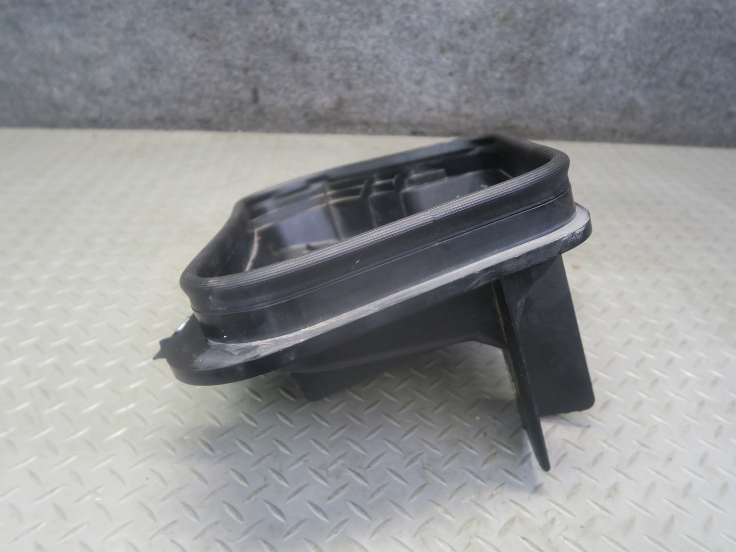 2012-2020 Mercedes R172 SLK SLC Front Right Cowl Air Water Duct Cover