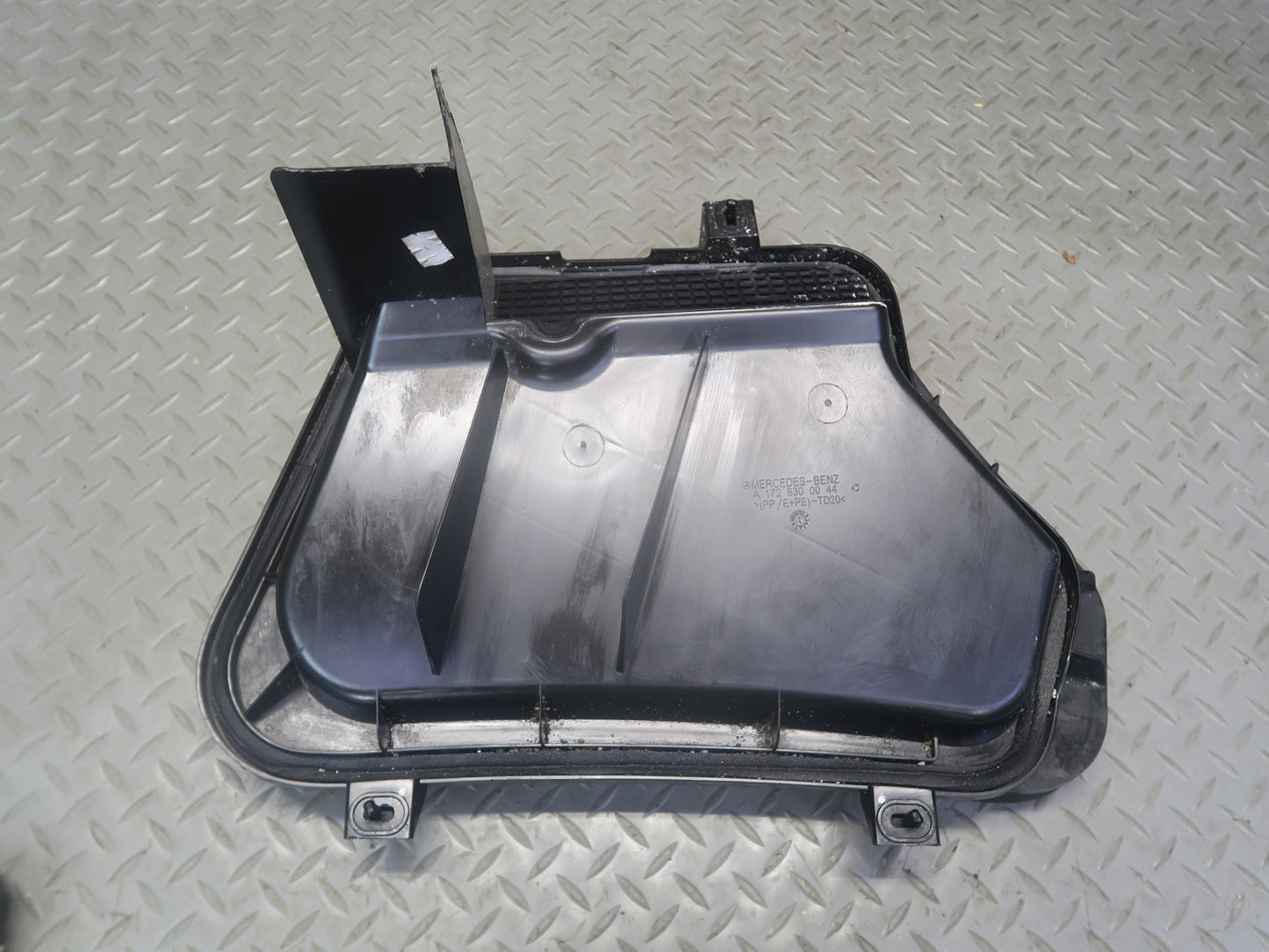 2012-2020 Mercedes R172 SLK SLC Front Right Cowl Air Water Duct Cover