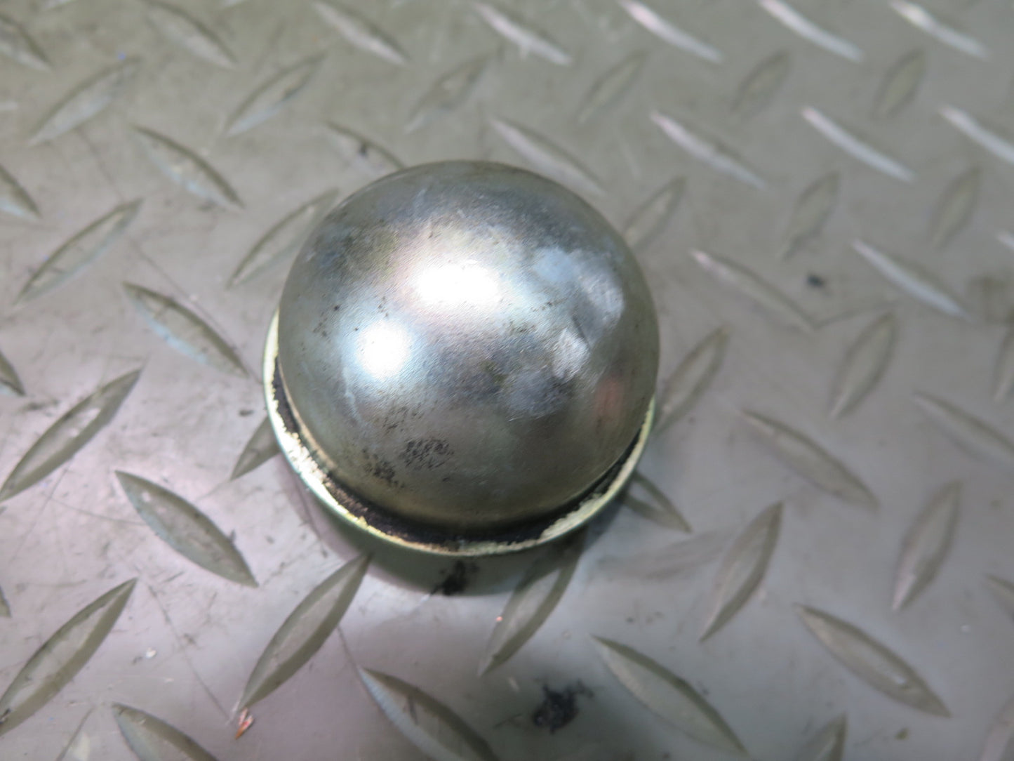 84-88 Toyota Cressida MX73 Front Axle Hub w Hardware Set 45K Miles OEM