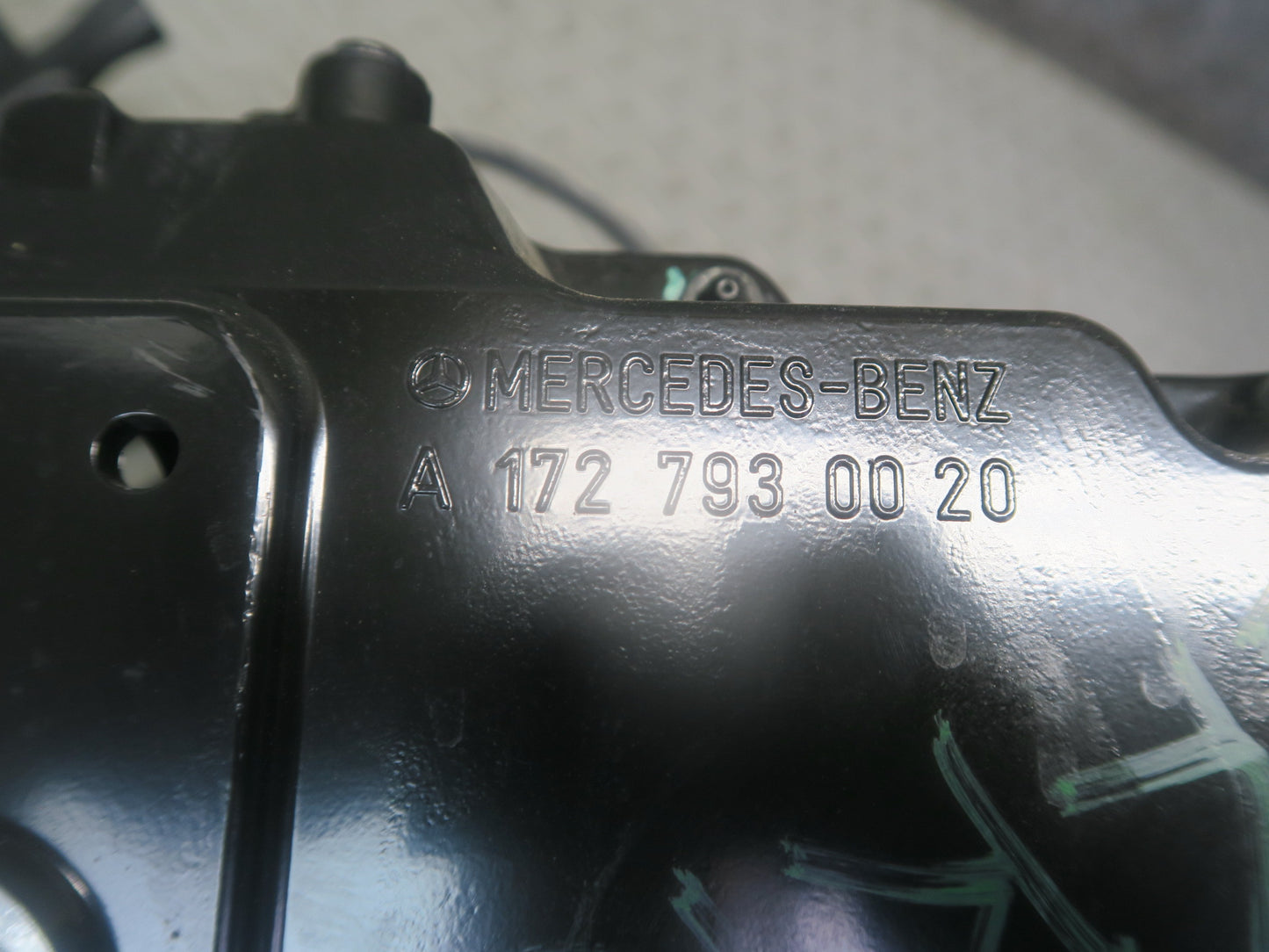 2012-2020 Mercedes R172 SLK SLC Convertible TOP Right Side Hinge Motor Assembly