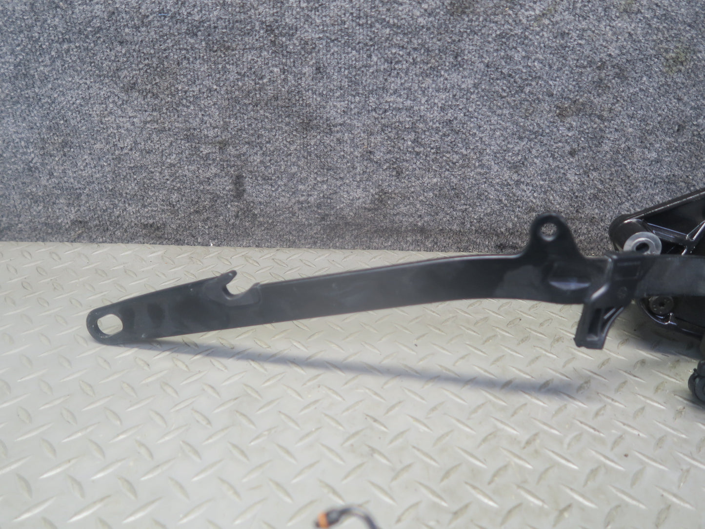 2012-2020 Mercedes R172 SLK SLC Convertible TOP Right Side Hinge Motor Assembly