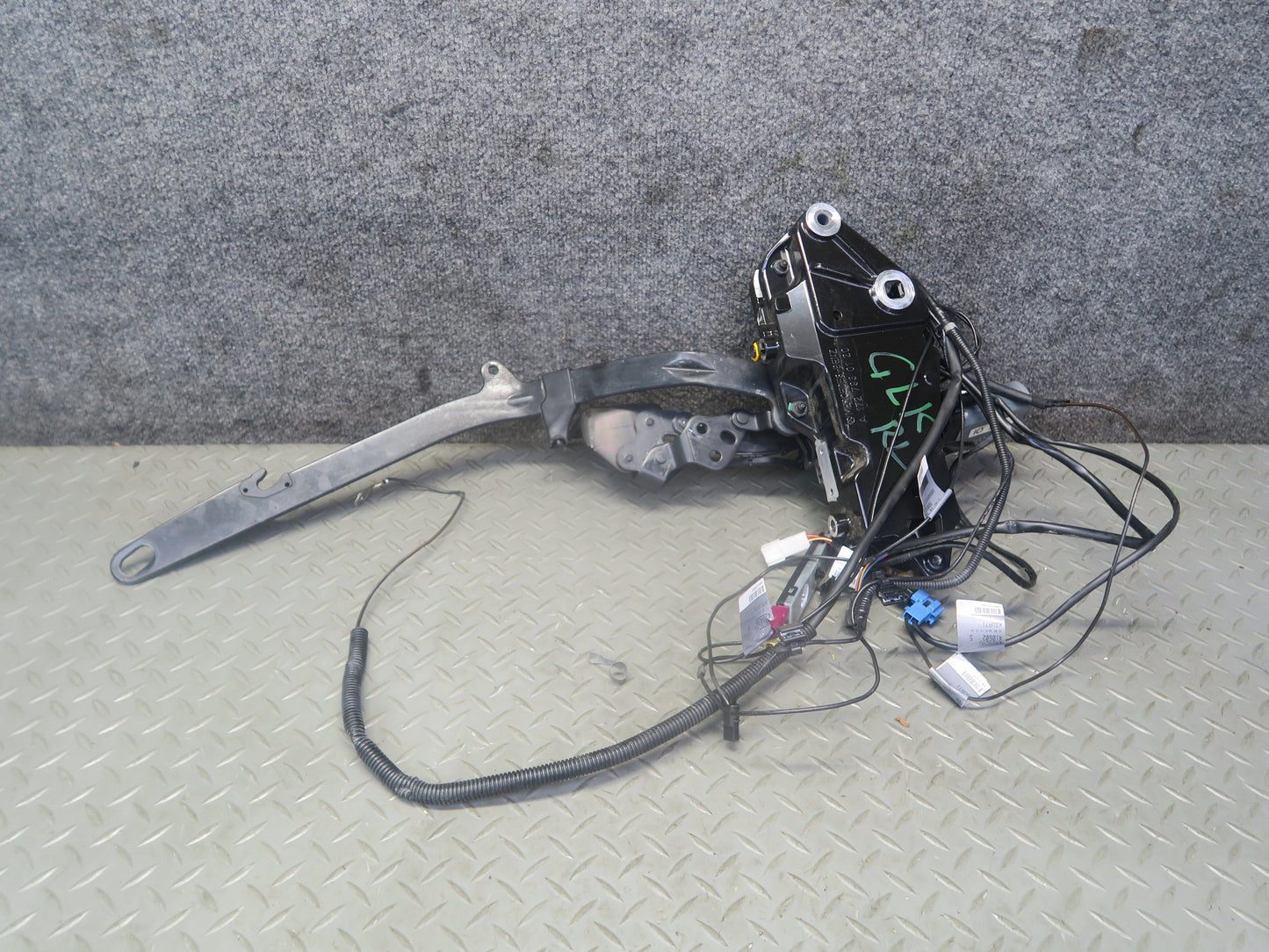 2012-2020 Mercedes R172 SLK SLC Convertible TOP Left Side Hinge Motor Assembly