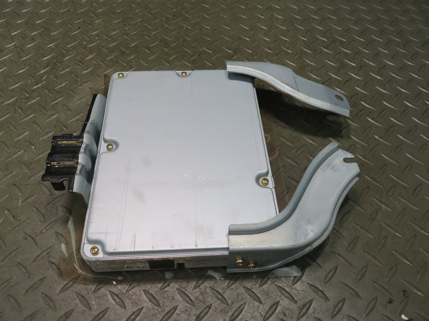 1999 Lexus UZZ30L SC400 4.0L 1UZFE ECM ECU Engine Control Module 89661-24562 OEM
