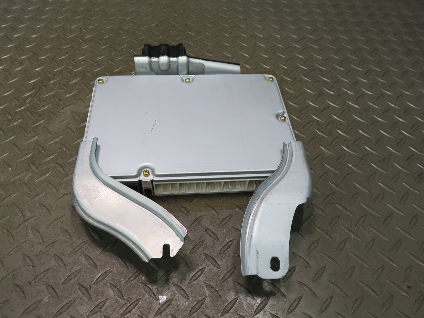1999 Lexus UZZ30L SC400 4.0L 1UZFE ECM ECU Engine Control Module 89661-24562 OEM
