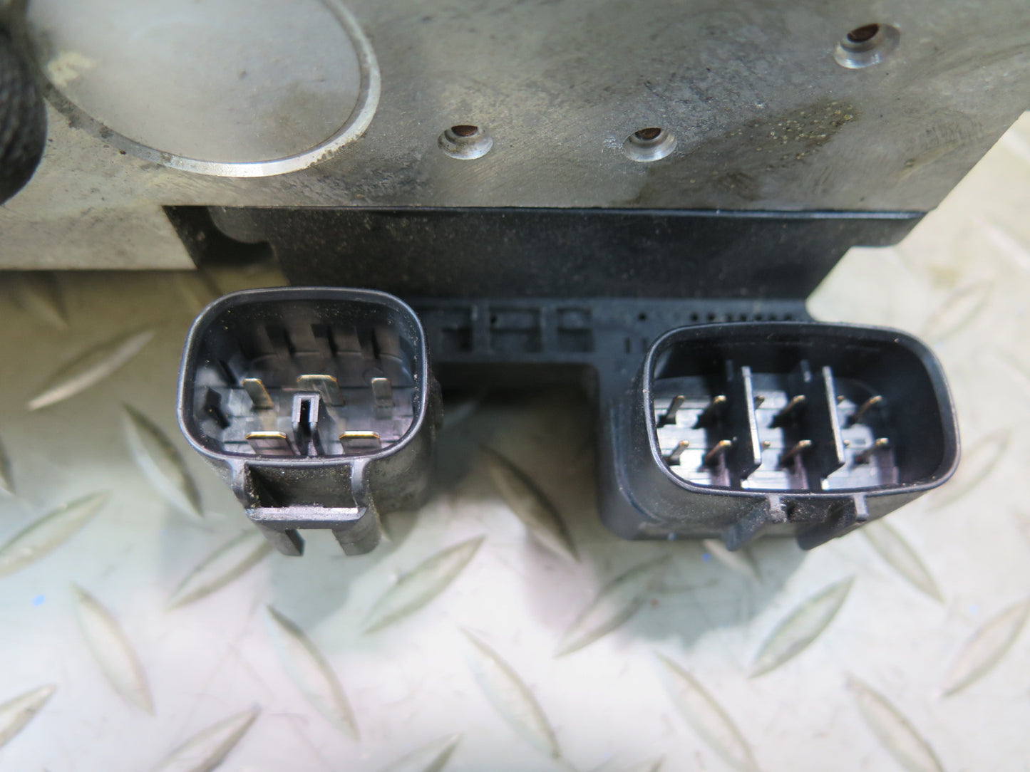 97-00 Lexus UZZ30L SC400 SC300 Anti Lock Brake ABS Pump Module OEM