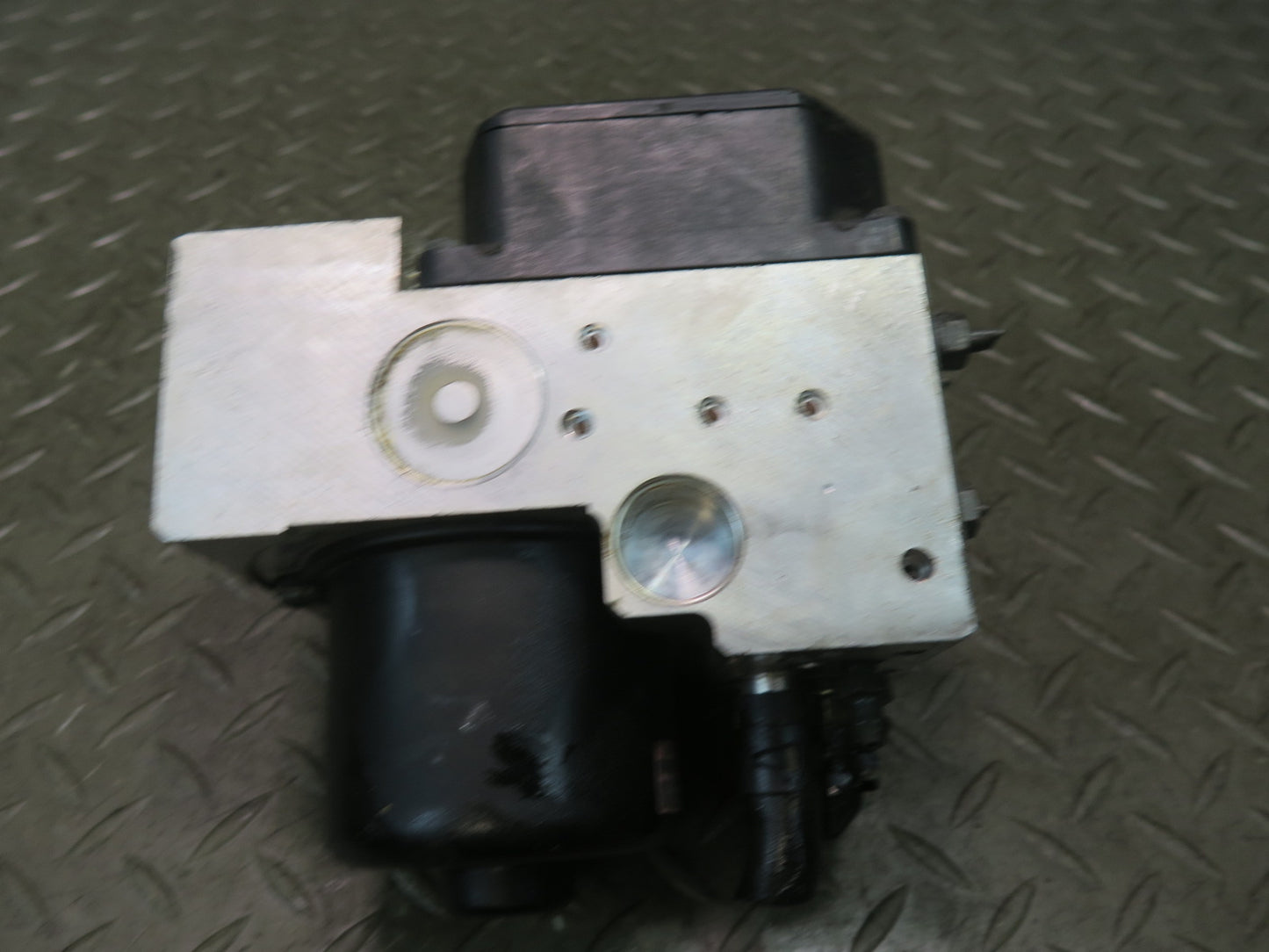 97-00 Lexus UZZ30L SC400 SC300 Anti Lock Brake ABS Pump Module OEM