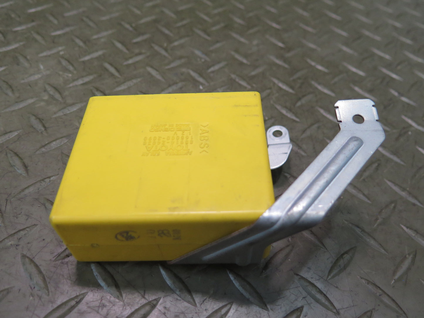 96-00 Lexus JZZ31L SC400 SC300 Radio Antenna Relay Module 85914-24030 OEM