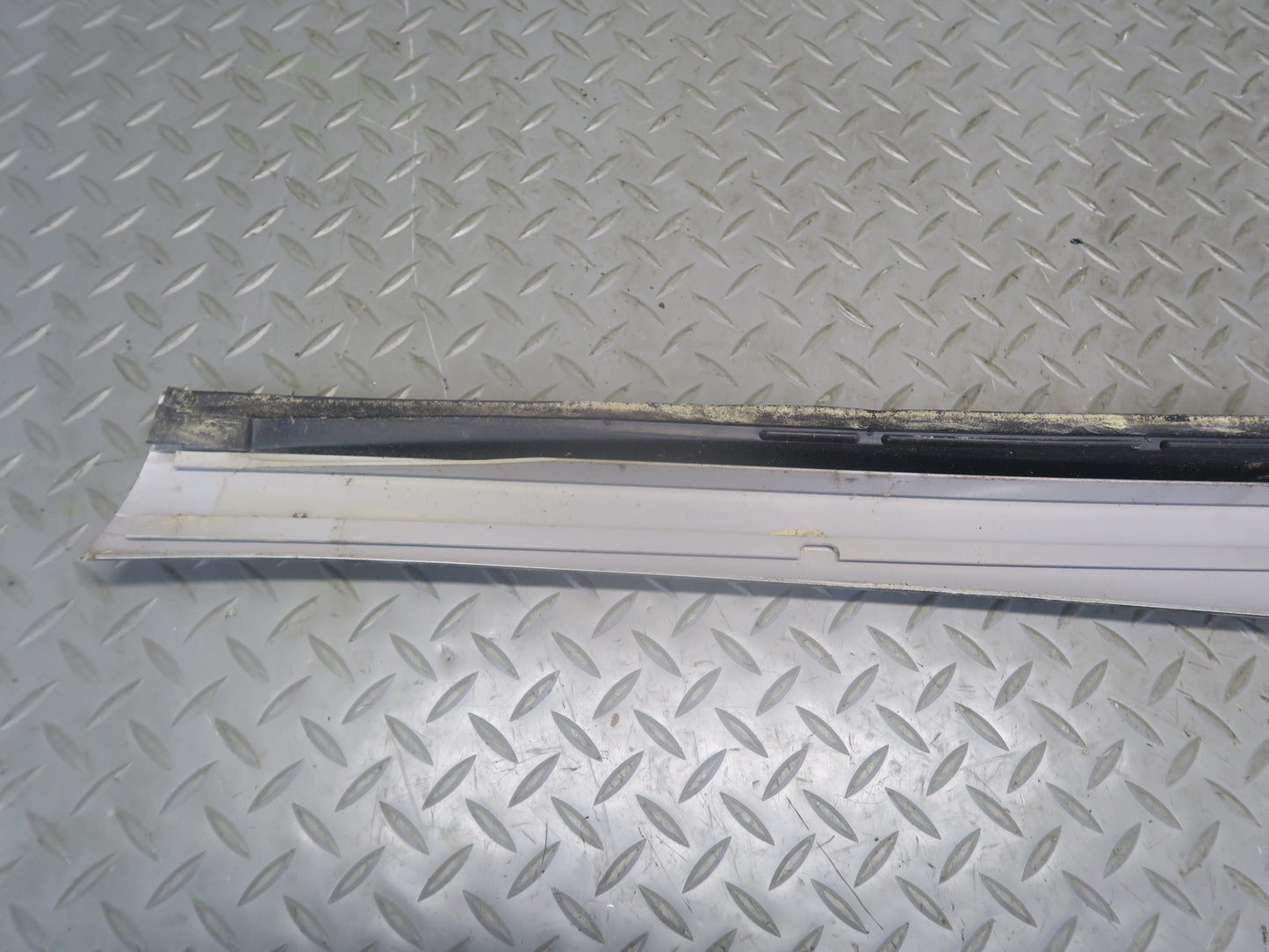 96-02 Mercedes R129 Sl-class Set of 2 Front Exterior Trim Cover Panel OEM
