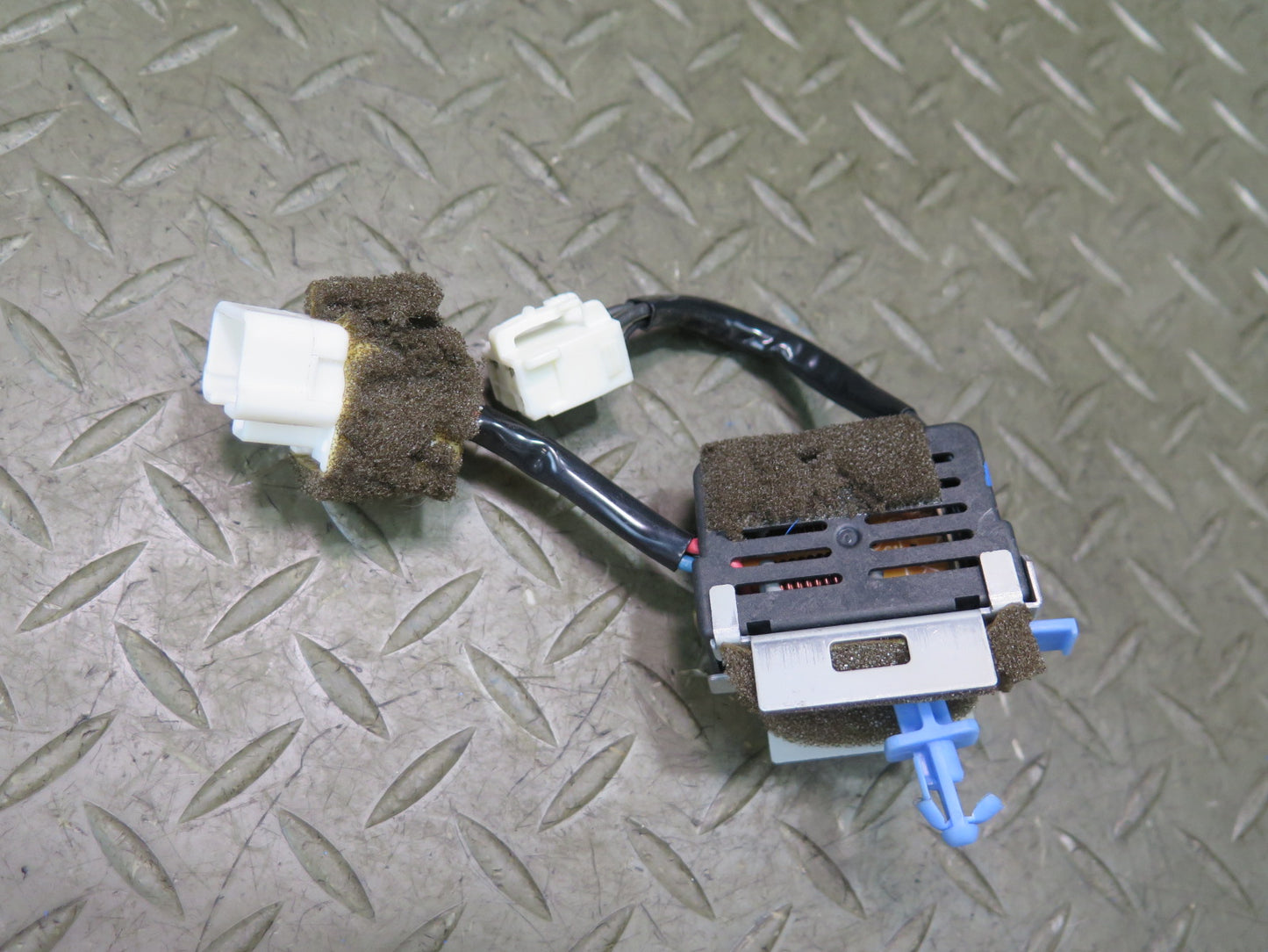 98-00 Lexus UZZ30L SC400 SC300 Telephone Noise Reduction Filter Relay Module OEM