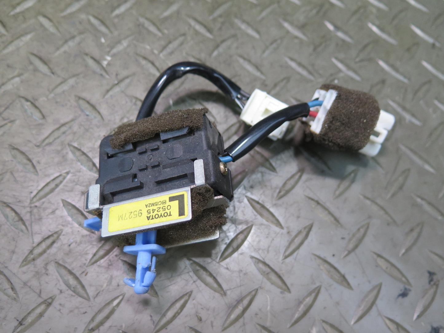 98-00 Lexus UZZ30L SC400 SC300 Telephone Noise Reduction Filter Relay Module OEM