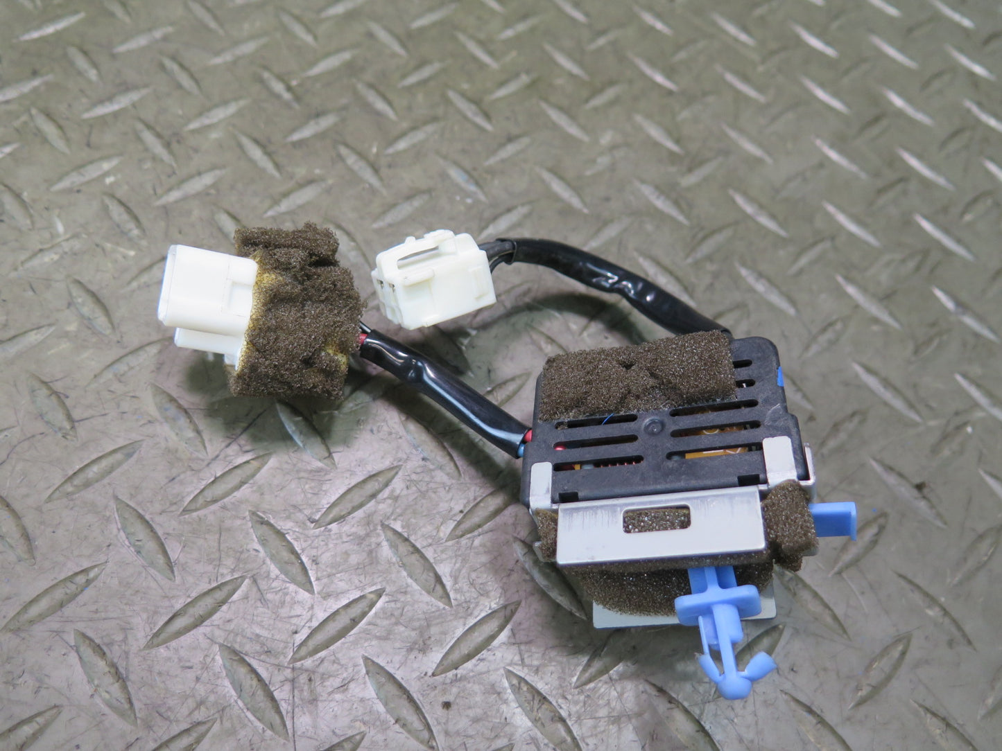 98-00 Lexus UZZ30L SC400 SC300 Telephone Noise Reduction Filter Relay Module OEM