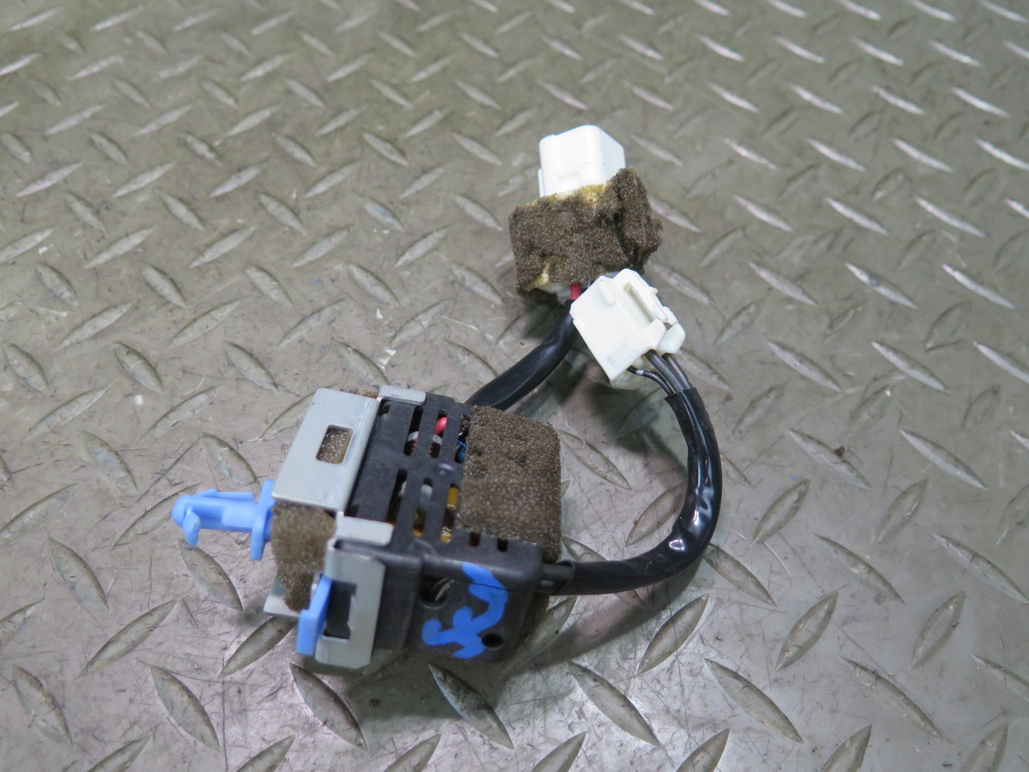 98-00 Lexus UZZ30L SC400 SC300 Telephone Noise Reduction Filter Relay Module OEM