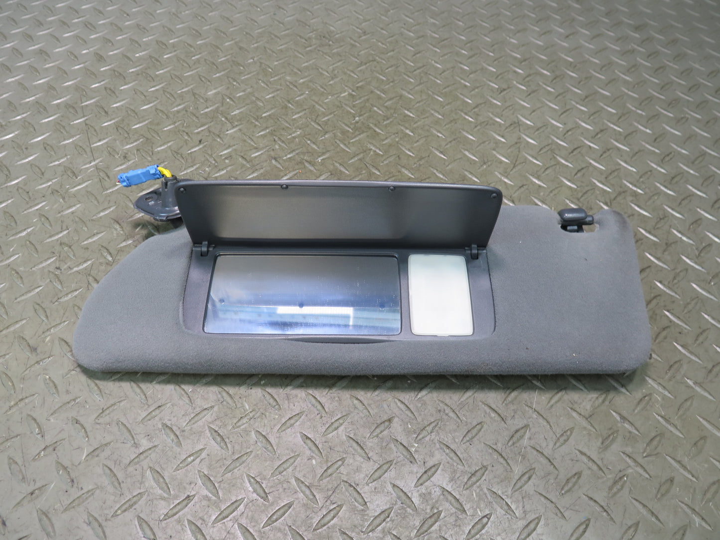 98-00 Lexus UZZ30L SC300 SC400 Set of 2 Front Left Right Sun Visor Gray OEM