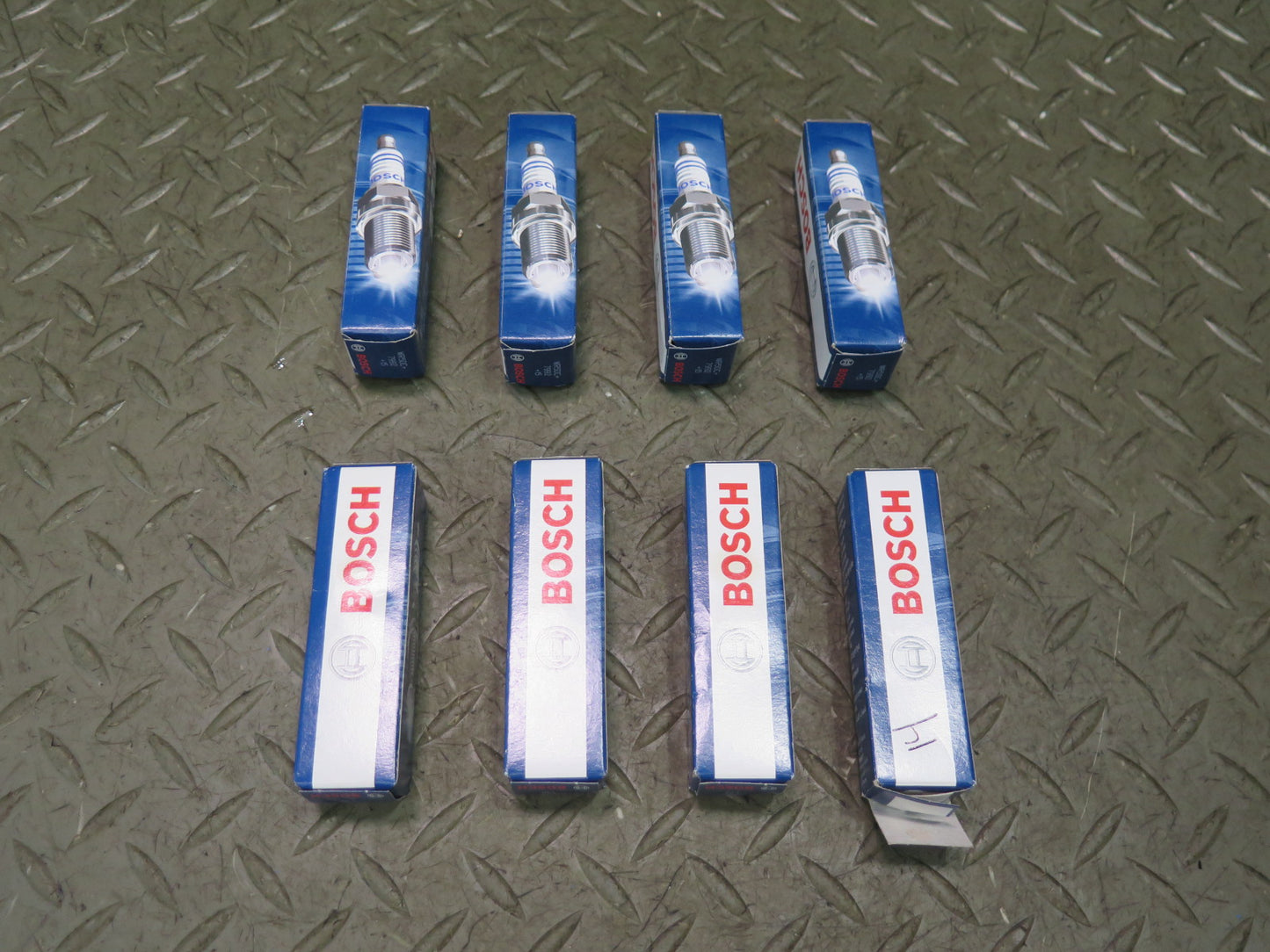 1985-1991 Porsche 928 S 5.0L Engine Spark Plug WR5DC+ Bosch Set of 8