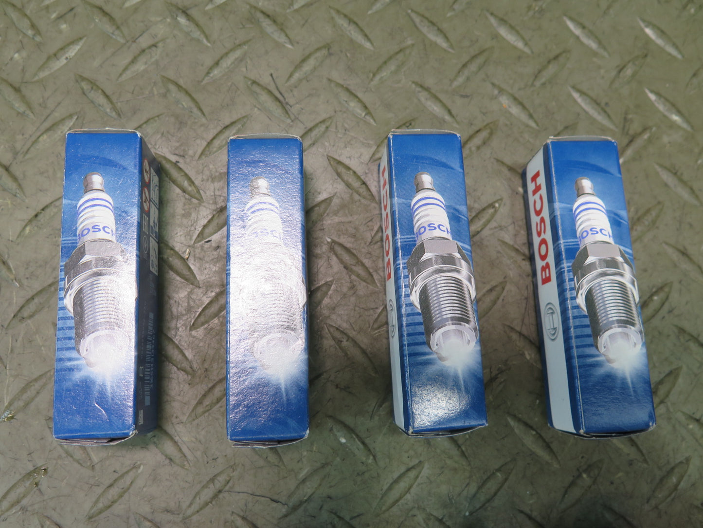 1985-1991 Porsche 928 S 5.0L Engine Spark Plug WR5DC+ Bosch Set of 8
