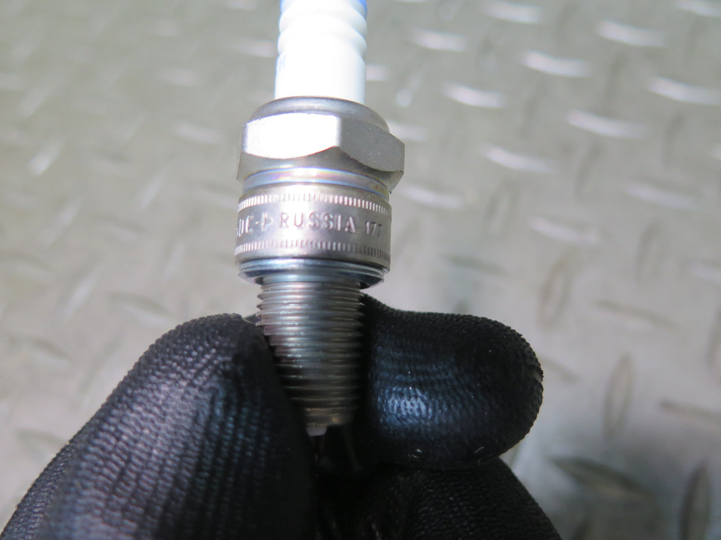 1985-1991 Porsche 928 S 5.0L Engine Spark Plug WR5DC+ Bosch Set of 8