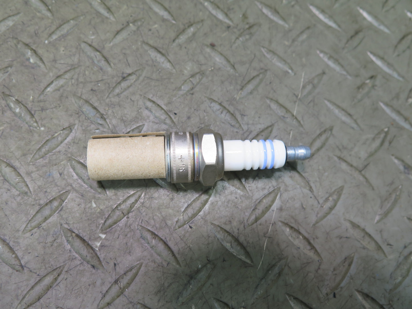 1985-1991 Porsche 928 S 5.0L Engine Spark Plug WR5DC+ Bosch Set of 8