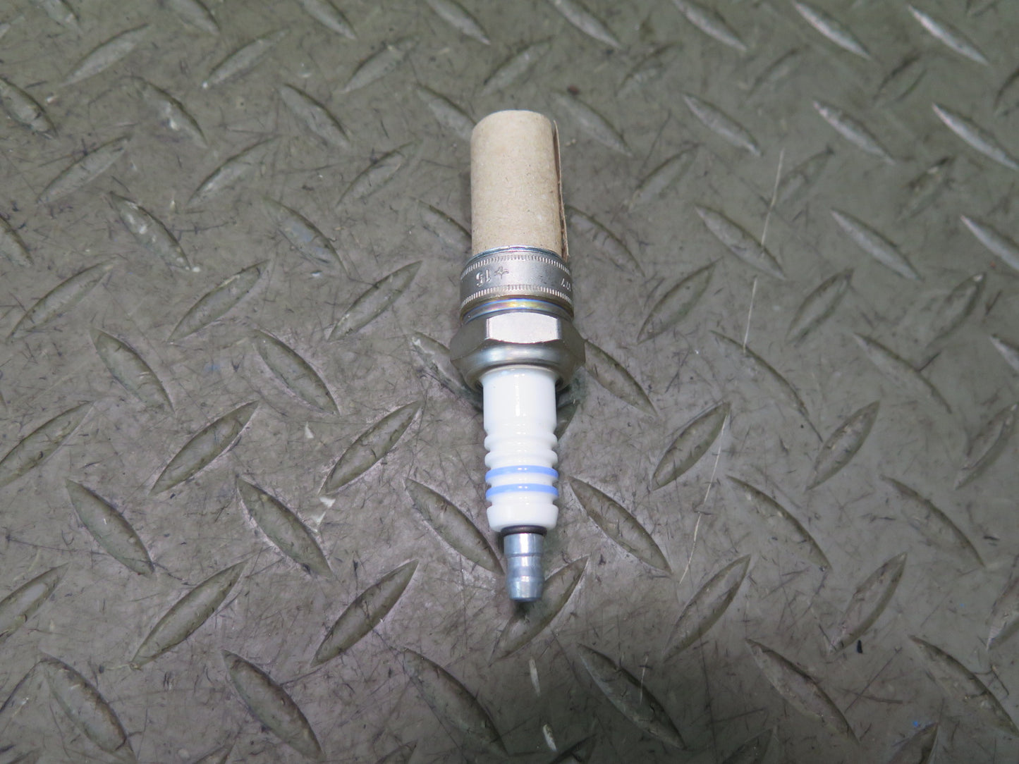 1985-1991 Porsche 928 S 5.0L Engine Spark Plug WR5DC+ Bosch Set of 8