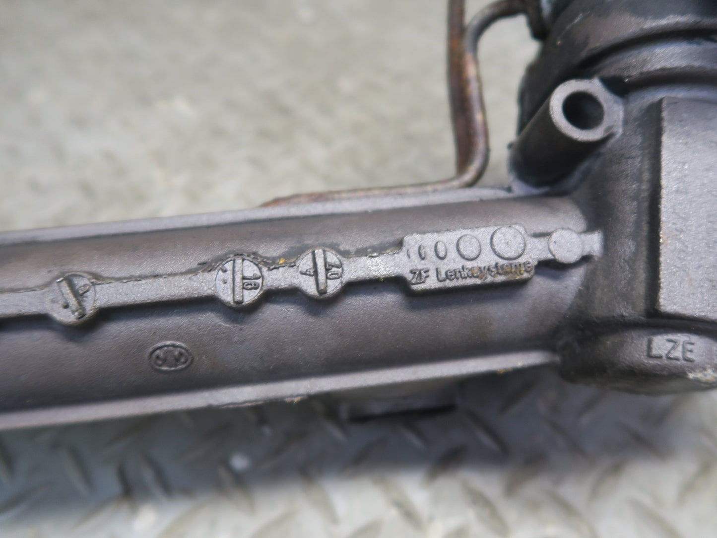 2008-2010 Porsche Cayenne 957 AWD Power Steering Rack & Pinion 7L5422055
