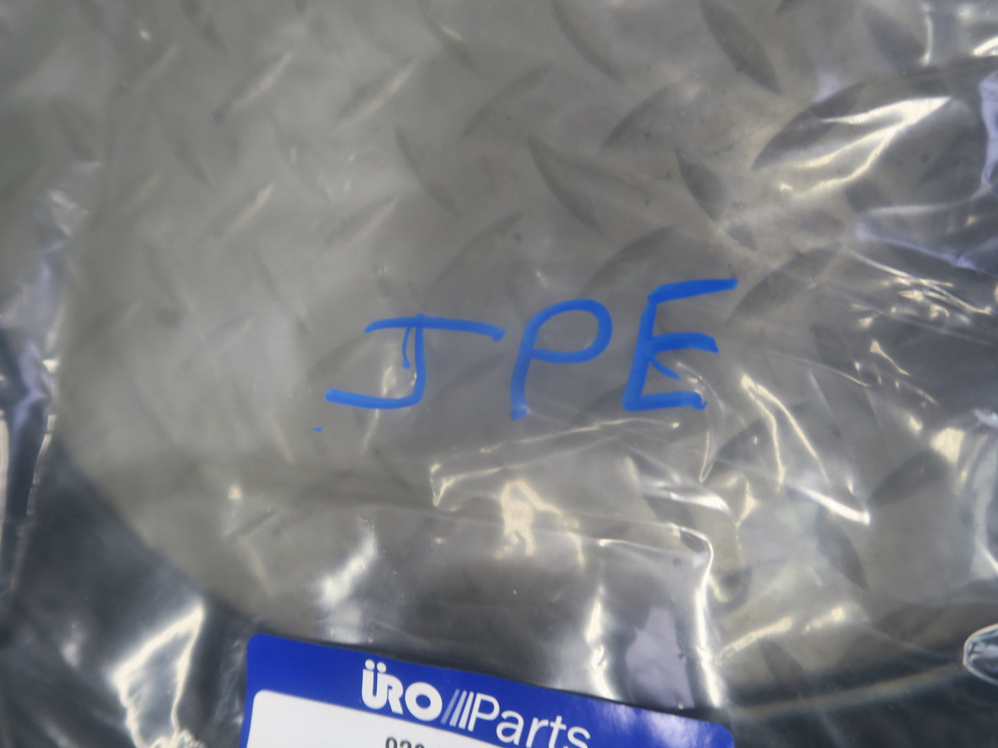 1984-1986 Porsche 928 S Rear Hatch Decklid Seal URO Parts