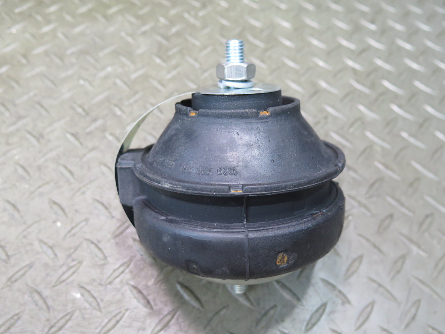 1985-1986 Porsche 928 S 5.0L V8 Left & Right Side Engine Motor Mount Set of 2