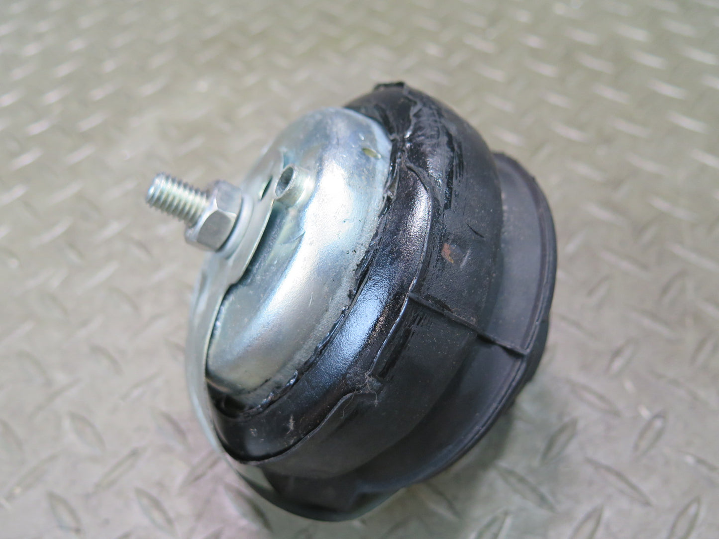 1985-1986 Porsche 928 S 5.0L V8 Left & Right Side Engine Motor Mount Set of 2