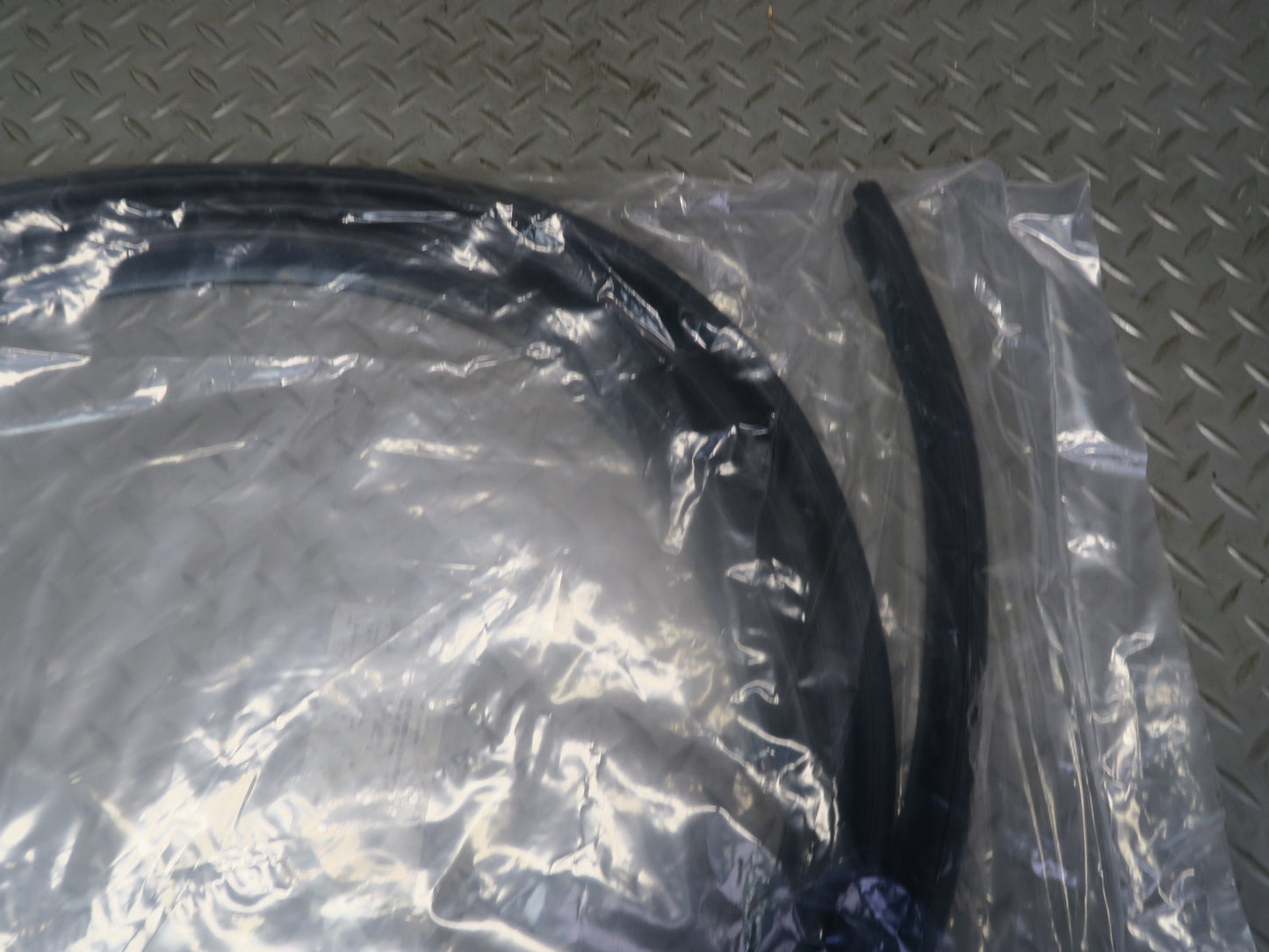 1984-1986 Porsche 928 S Rear Hatch Decklid Seal URO Parts