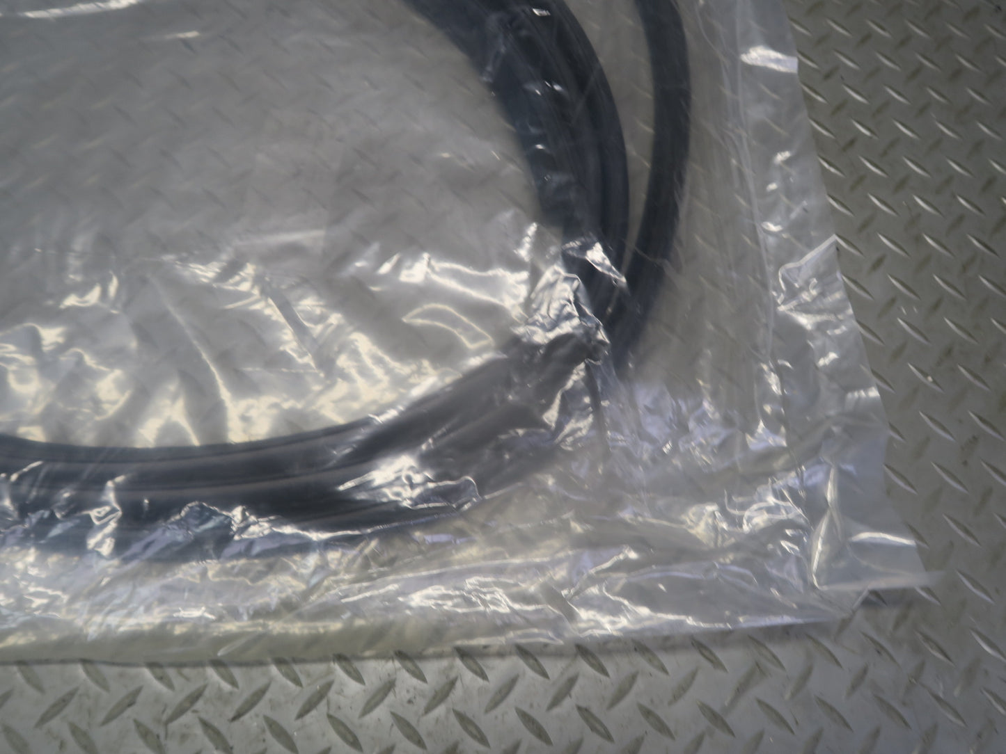 1984-1986 Porsche 928 S Rear Hatch Decklid Seal URO Parts