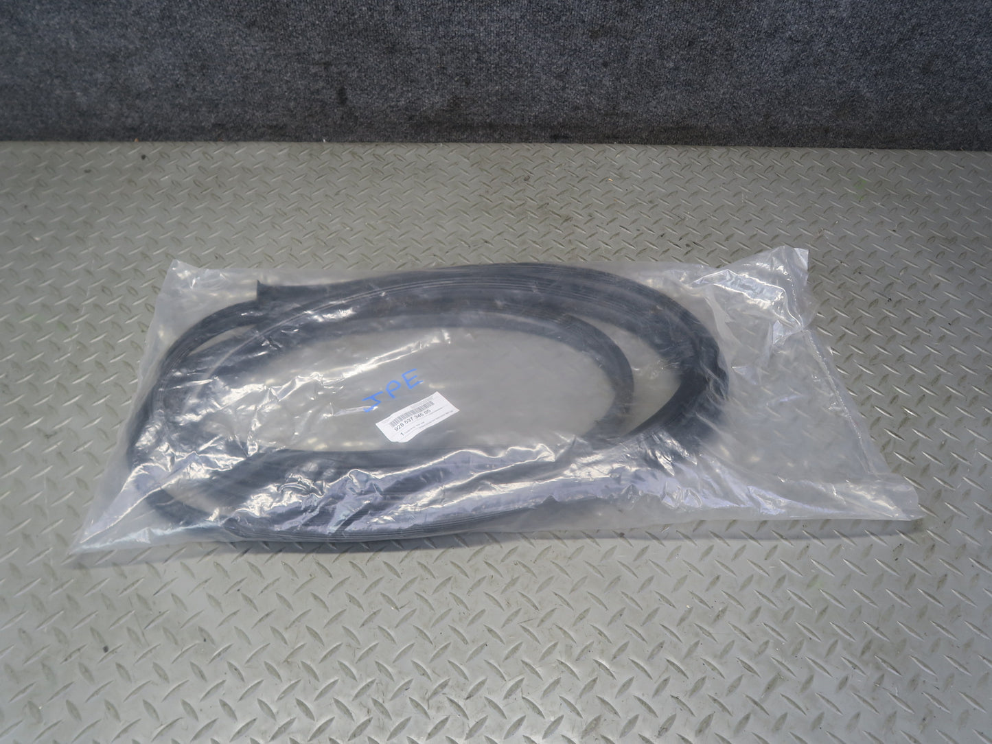 1984-1991 Porsche 928 S Left Driver Side Door Weatherstrip Seal