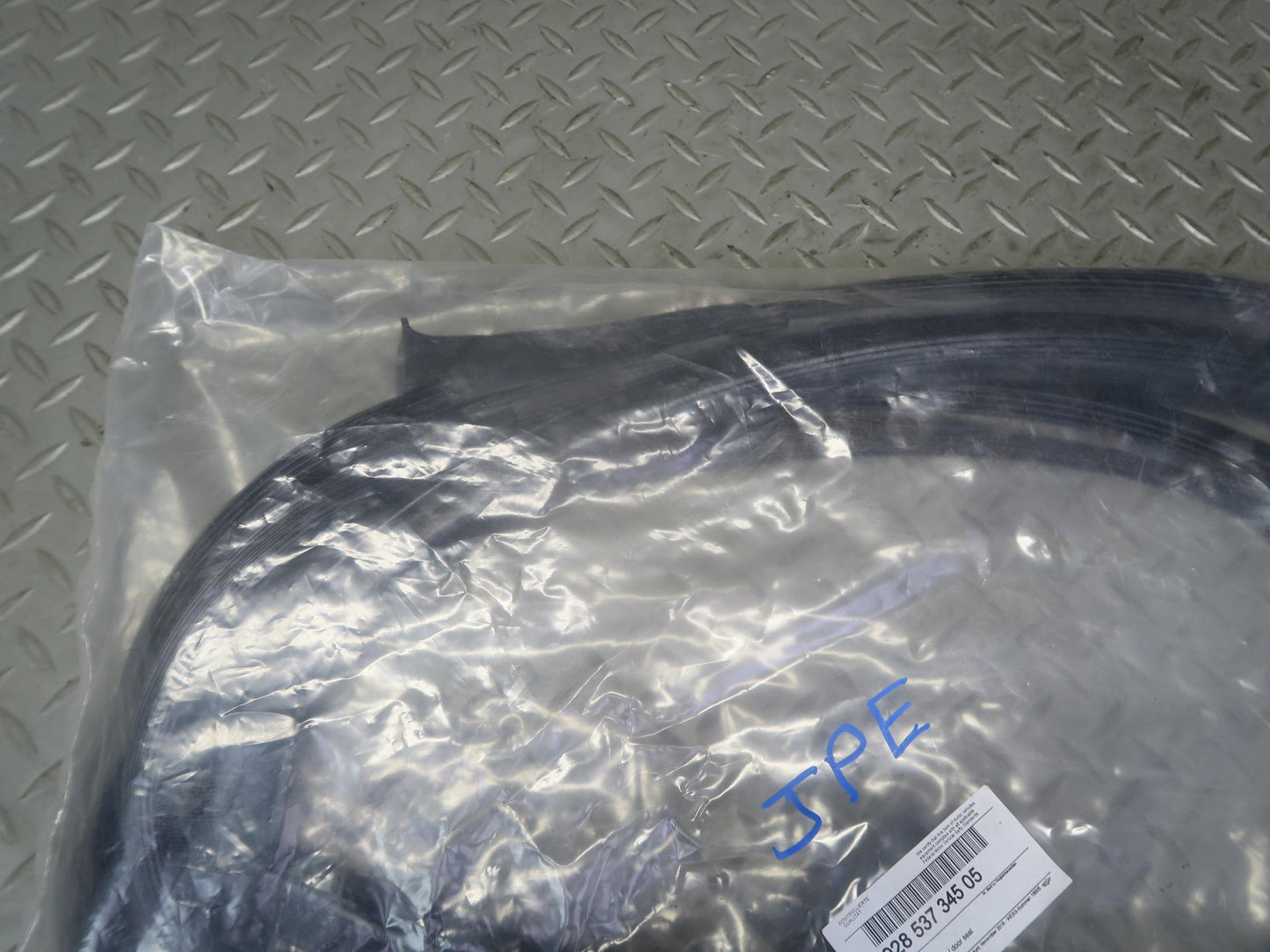 1984-1991 Porsche 928 S Left Driver Side Door Weatherstrip Seal