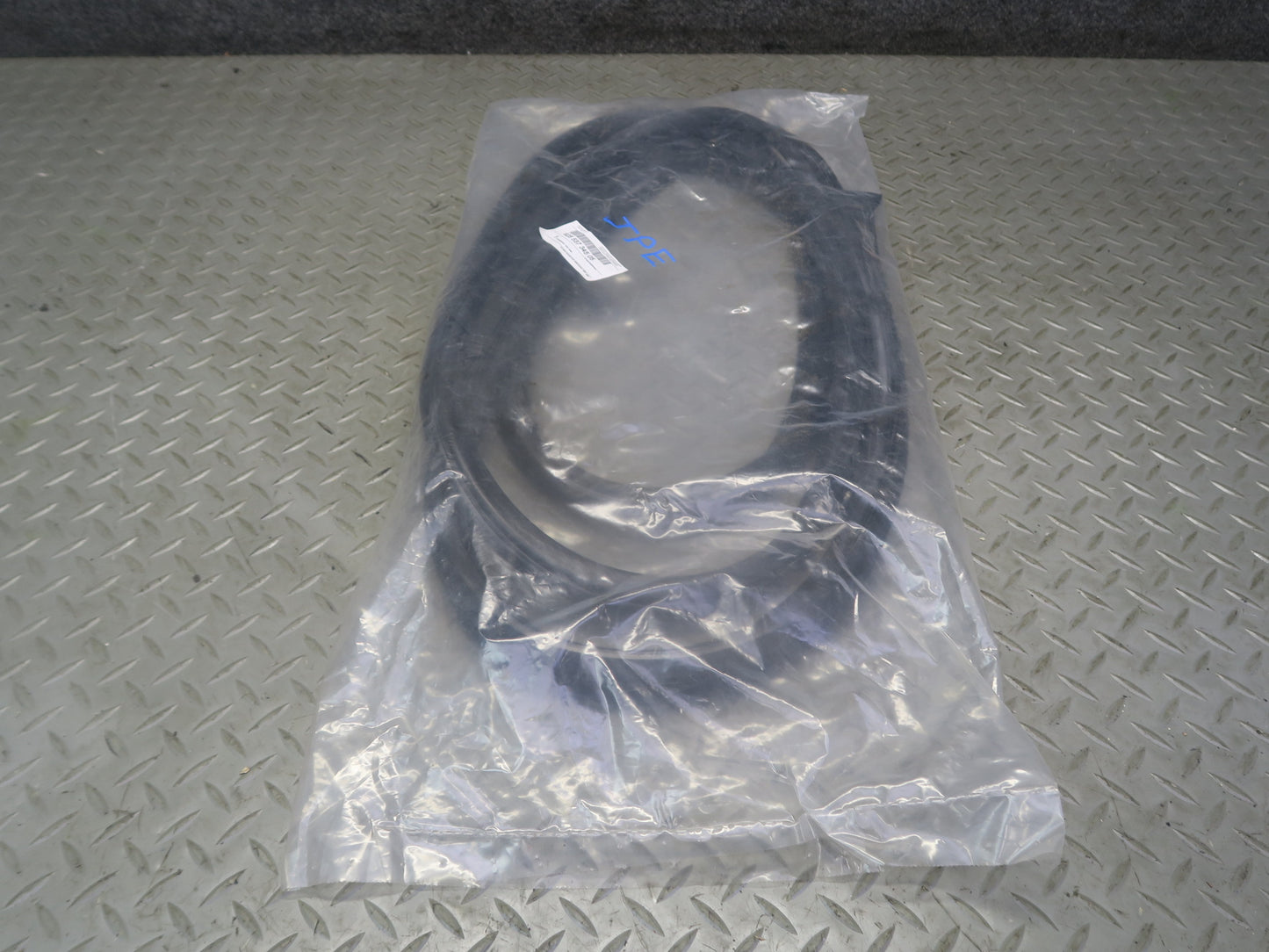 1984-1991 Porsche 928 S Left Driver Side Door Weatherstrip Seal