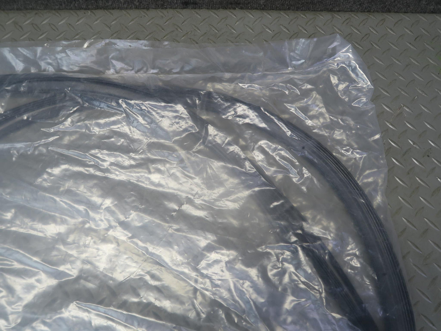 1984-1991 Porsche 928 S Right Passenger Side Door Weatherstrip Seal
