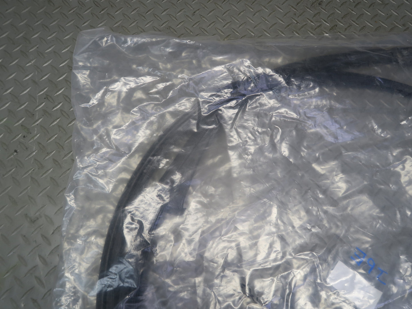 1984-1991 Porsche 928 S Right Passenger Side Door Weatherstrip Seal