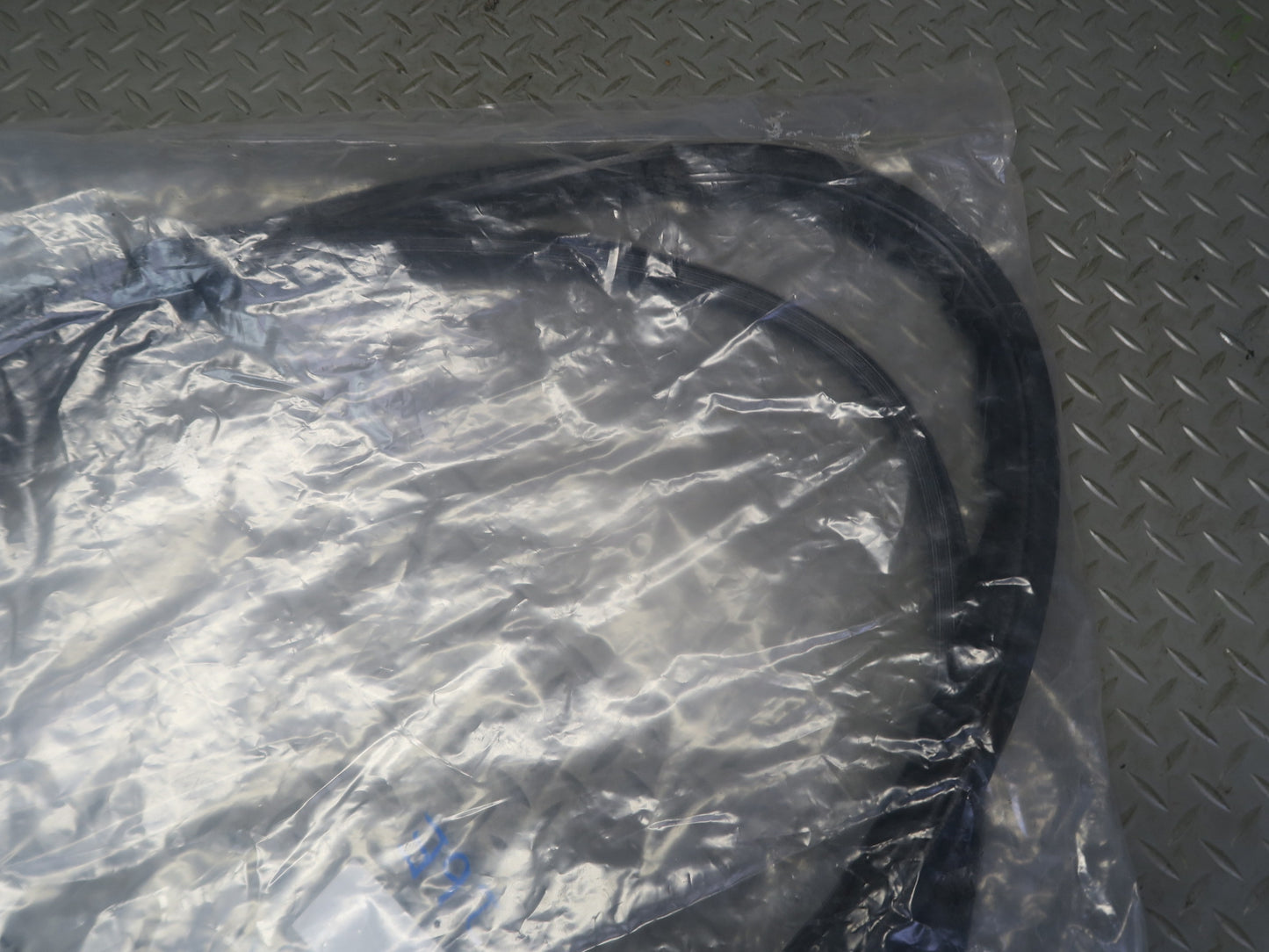 1984-1991 Porsche 928 S Right Passenger Side Door Weatherstrip Seal