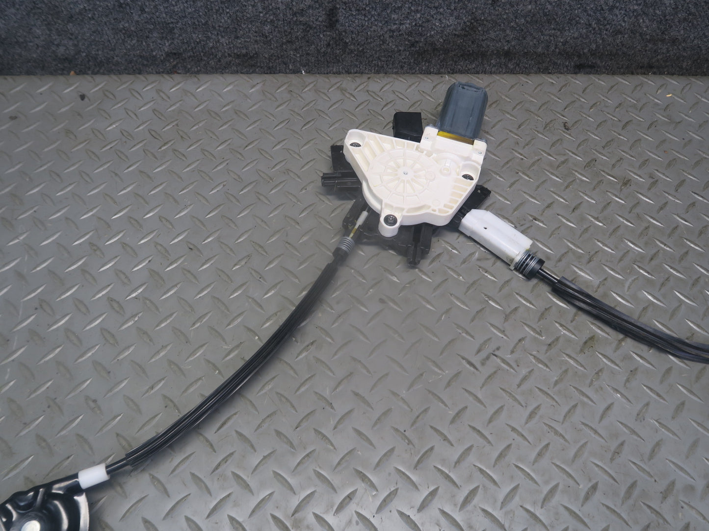 2012-2020 Mercedes R172 SLK SLC Left Driver Side Window Regulator W/ Motor