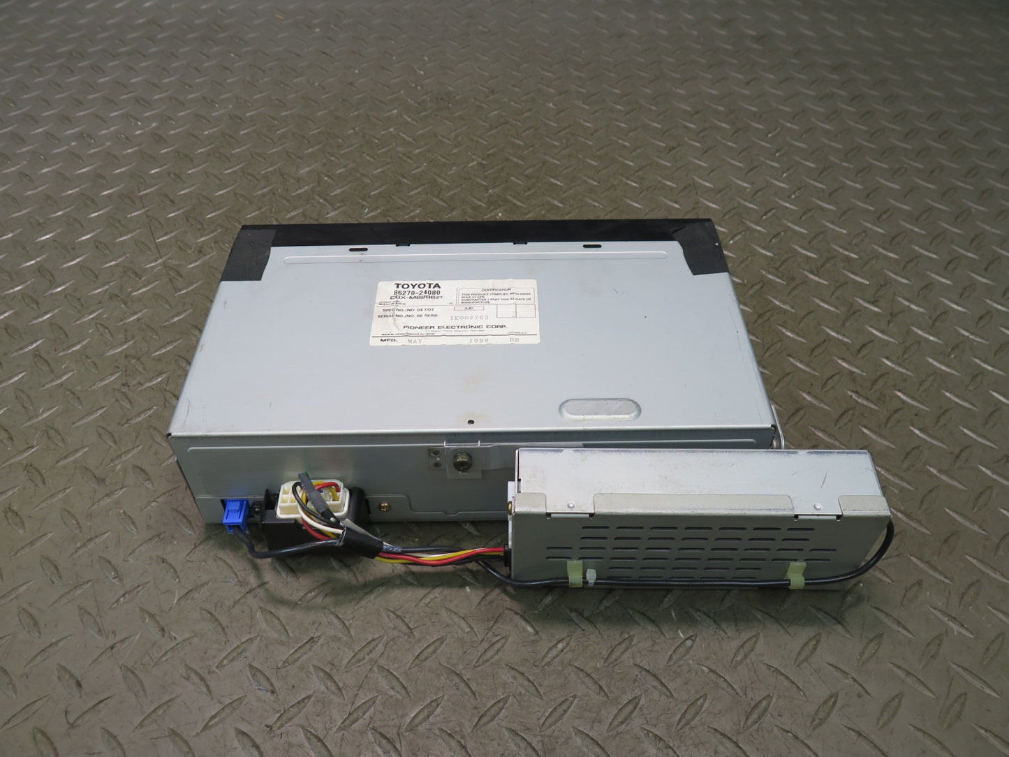 99-00 Lexus UZZ30L SC300 SC400 Pioneer CD Changer 86270-24080 OEM
