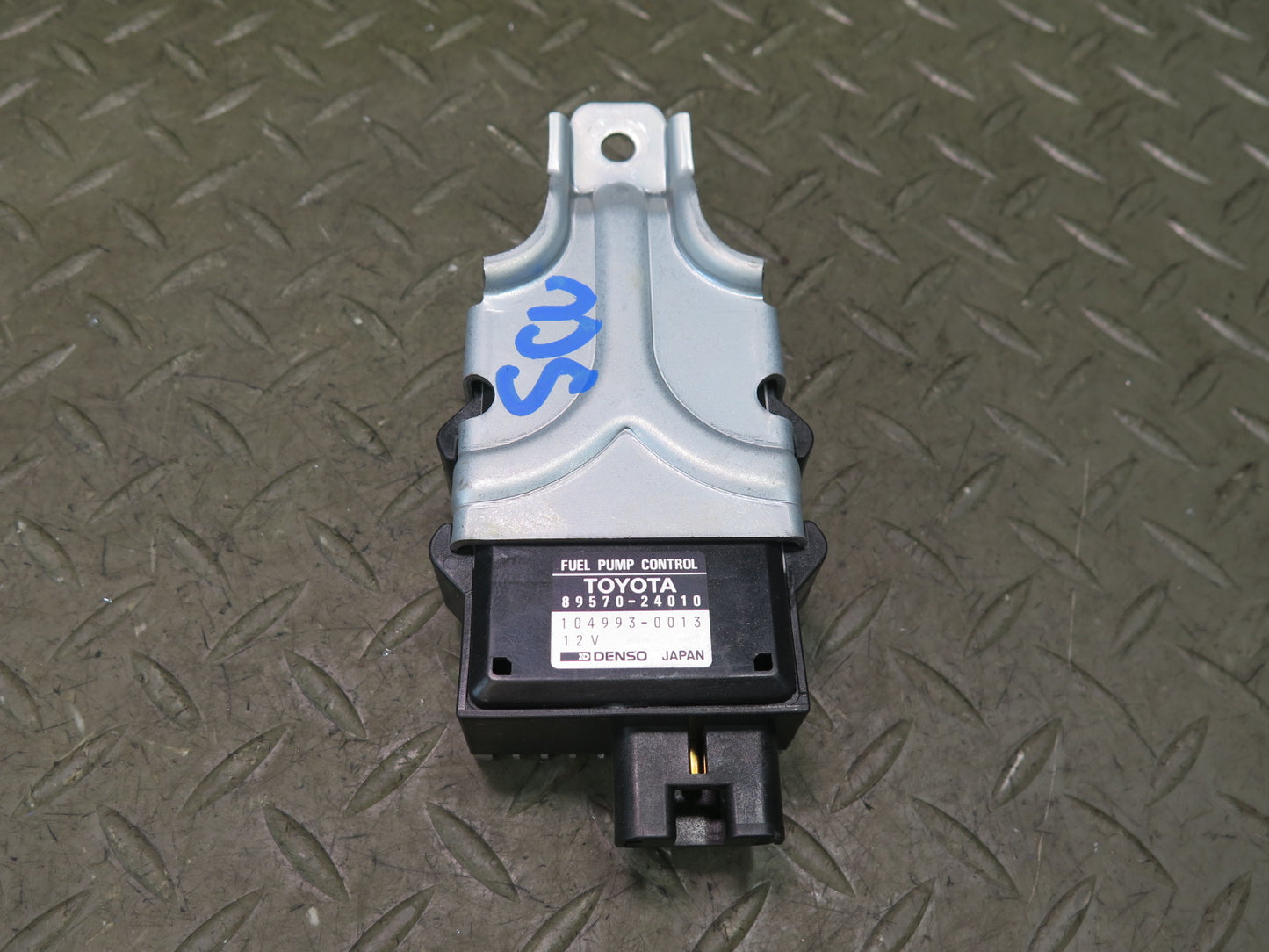 92-00 Lexus UZZ30L SC300 SC400 Fuel Pump Control Module 89570-24010 OEM