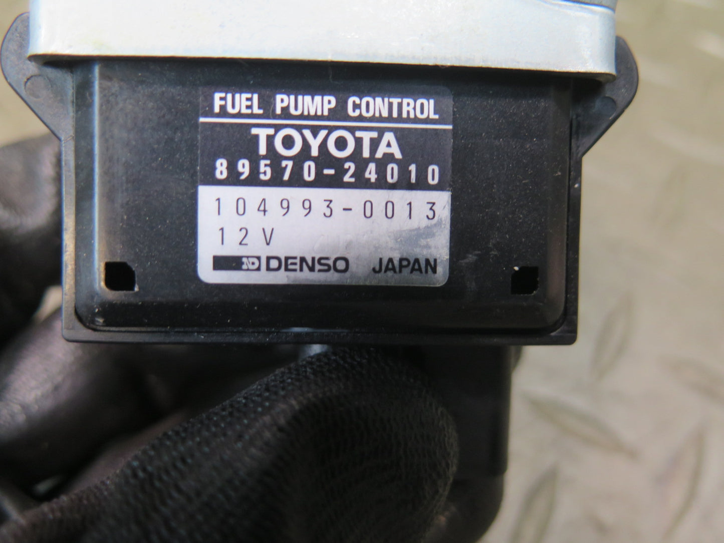 92-00 Lexus UZZ30L SC300 SC400 Fuel Pump Control Module 89570-24010 OEM