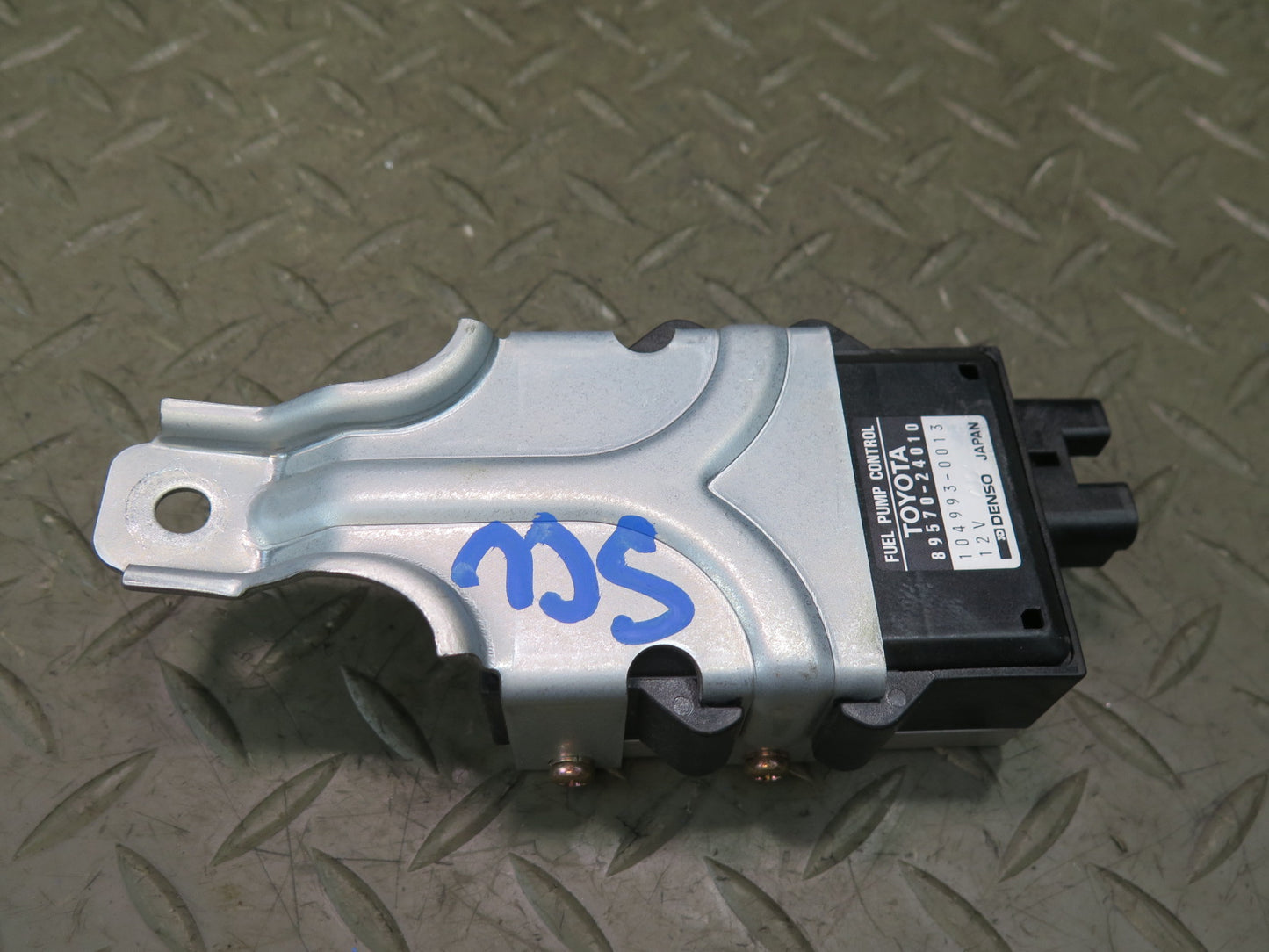 92-00 Lexus UZZ30L SC300 SC400 Fuel Pump Control Module 89570-24010 OEM