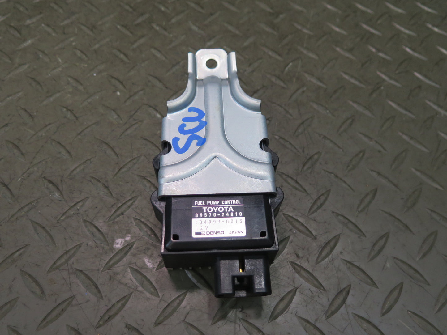 92-00 Lexus UZZ30L SC300 SC400 Fuel Pump Control Module 89570-24010 OEM