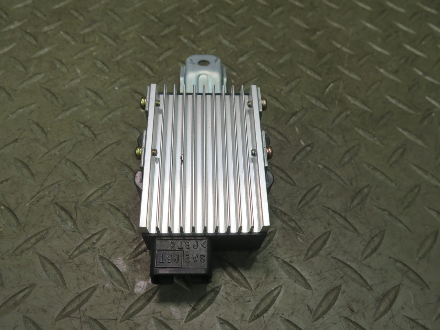 92-00 Lexus UZZ30L SC300 SC400 Fuel Pump Control Module 89570-24010 OEM