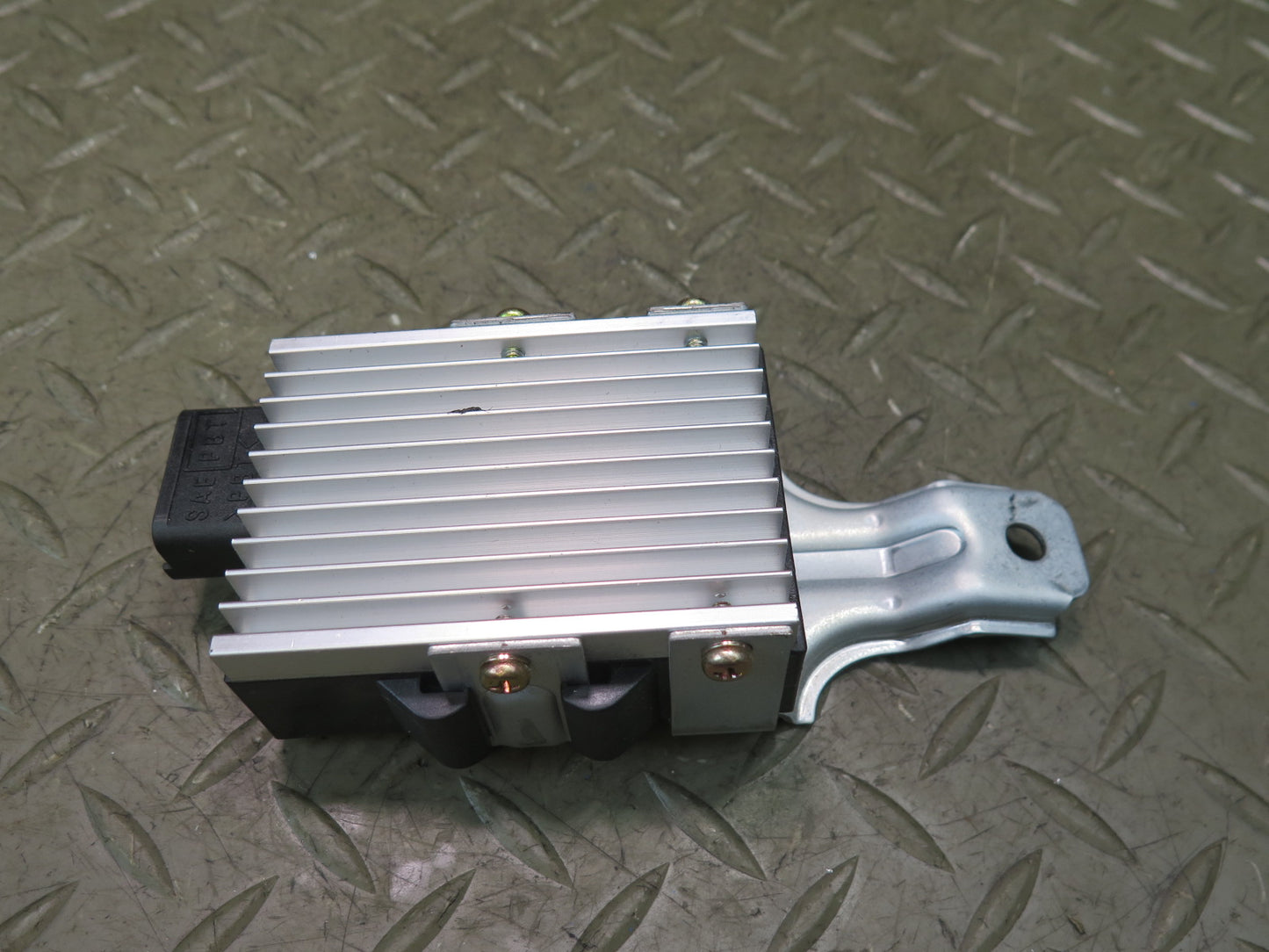 92-00 Lexus UZZ30L SC300 SC400 Fuel Pump Control Module 89570-24010 OEM